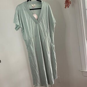 Umgee Mint V-Neck Top
